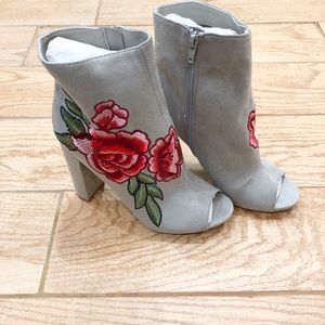 Brand new size 8 booties